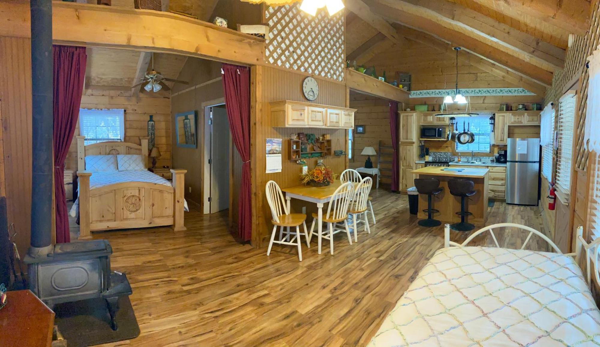 A Peace Of Heaven Cabins And Rv Vanderpool Dış mekan fotoğraf